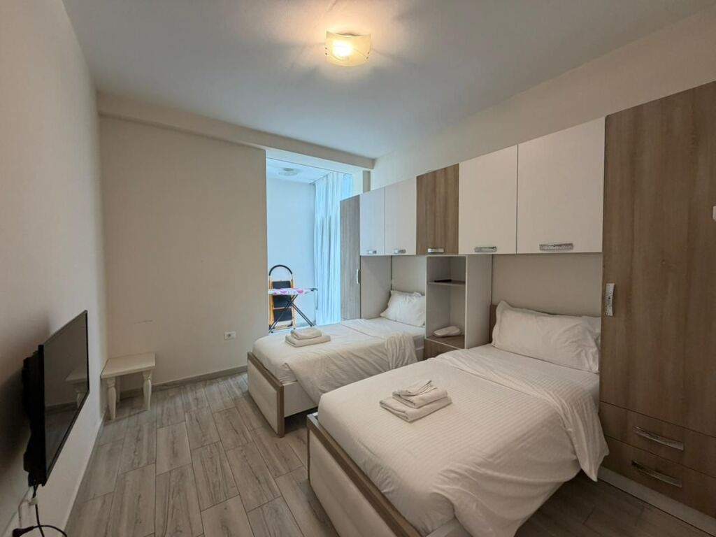 Apartment 2+1+Parking for rent at Kika 2 at the Paris Municipality.