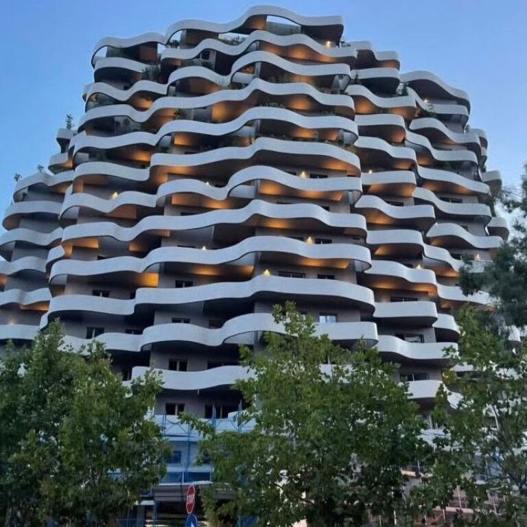🏢✨ Premium Office for Rent with 4 Workspaces + Parking Spot – Lion Park ✨🏢