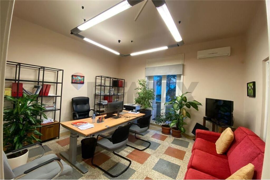 Ufficio - In Affitto - Via Brigada VIII, Tirana(ID: 530261070-233)