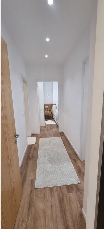 Apartament 2+1+post parkimi me qira, përballë Kompleksit Deliorgji!