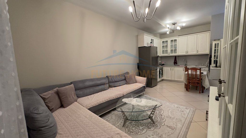 SHITET APARTAMENT 1+1,PRANE SPITALIT AMERIKAN 3