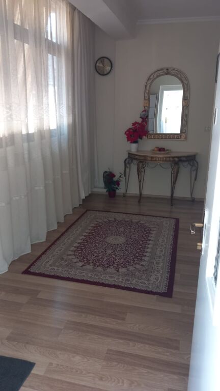 Shitet Apartament 2+1 te Bulevardi Zogu I 📍 Ndodhet pranë Ministrisë së Drejtësisë
