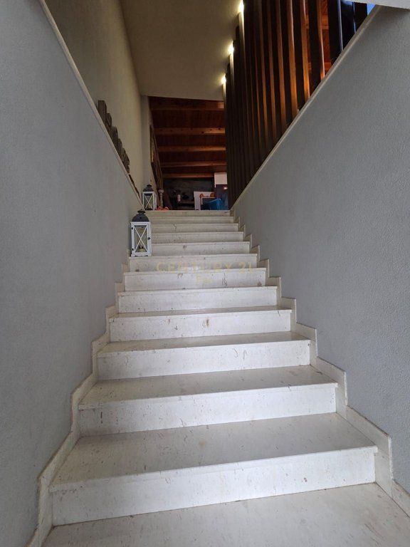 ESCLUSIVO APPARTAMENTO/DUPLEX IN VENDITA VICINO AL TRIBUNALE, DURRËS!        315.000 € 
