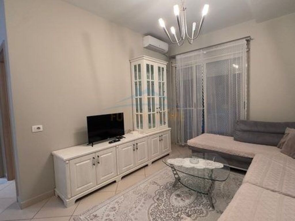Shitet, Apartament 1+1, Rruga Bedri Karapici, Tirane .