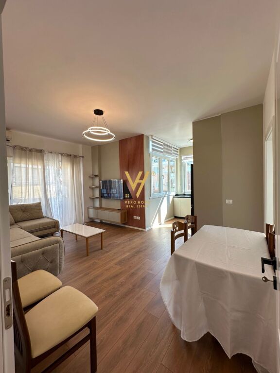 JEPET APARTAMENT 2+1+BLK TE KOPSHTI ZOOLOGJIK 90.000 LEKE