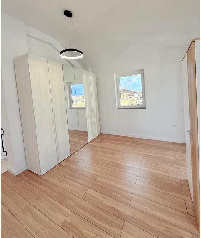 VILLA MODERNA SU 3 PIANI IN AFFITTO VICINO A TEG!!!