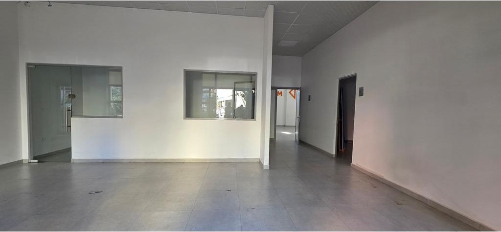 DELIJORGJI, VIA "KAVAJËS", EDIFICIO DI 4 PIANI IN AFFITTO! 13.500 € /Mese