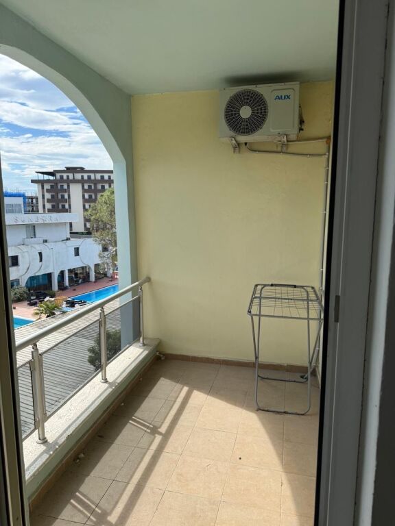 Apartment 1+1 + Garage for sale in Golem !