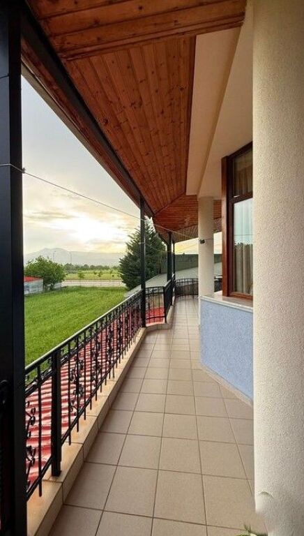 RESIDENTIAL AND BUSINESS COMPLEX FOR SALE IN KORÇË – IDEAL INVESTMENT FOR TOURISM AND SERVICE ACTIVITIES