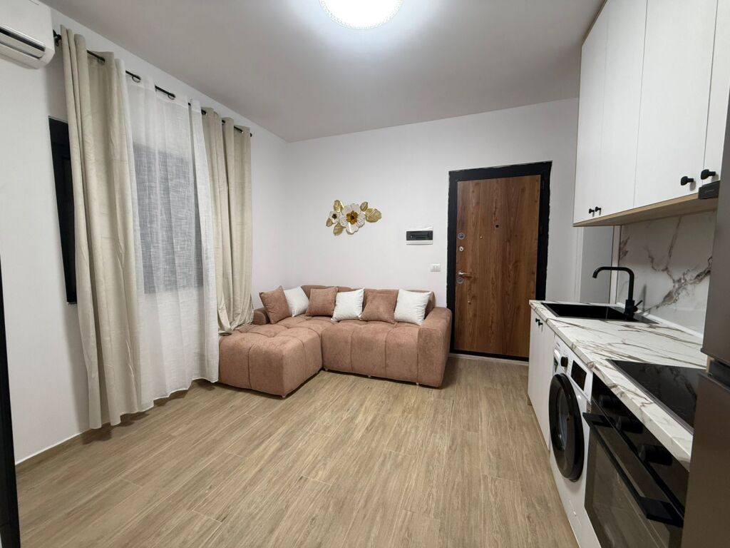 Jepet Me Qera Apartament 1+1