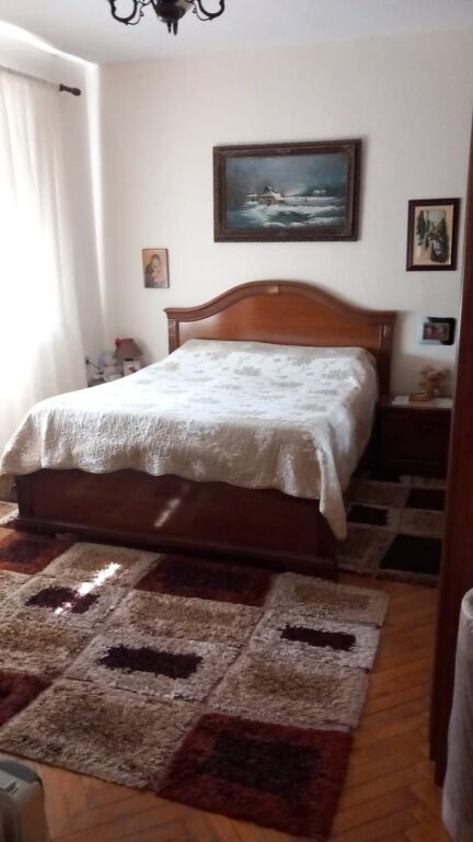 Shitet Apartament 2+1 te Bulevardi Zogu I 📍 Ndodhet pranë Ministrisë së Drejtësisë