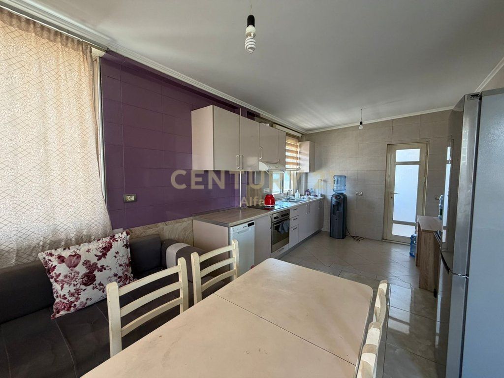 Premium Office 210 m² with Veranda and View of the Artificial Lake of Tirana – 5th Floor