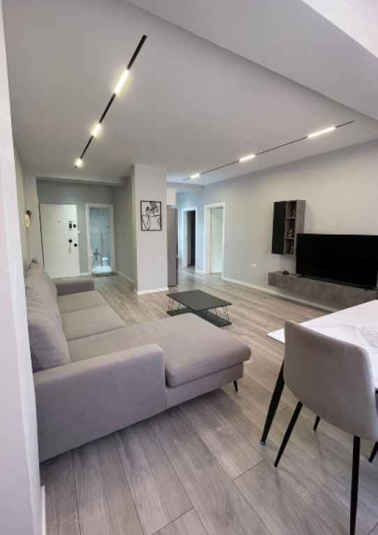 AFFITTASI APPARTAMENTO 2+1 PRESSO 21 DHJETORI