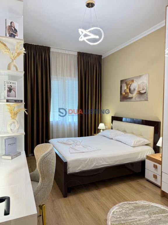 JEPET ME QIRA APARTAMENT 1+1 Xhamia, Kopshti Botanik!