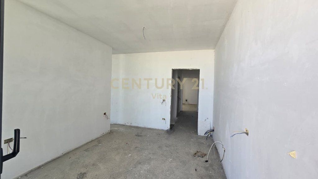 VENDESI 1+1 A " PORTO LALZI " HAMALLAJ ! 202,000 €