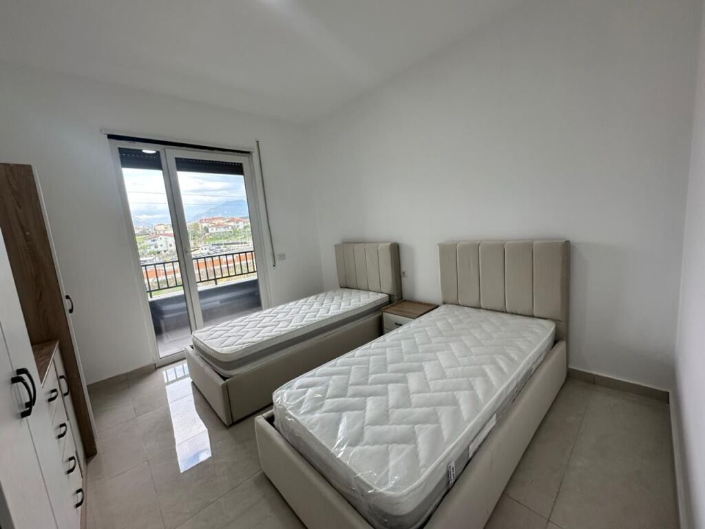 Shitet me kredi 💥2+1+2/Shitje 📍Paskuqan 📌135000€