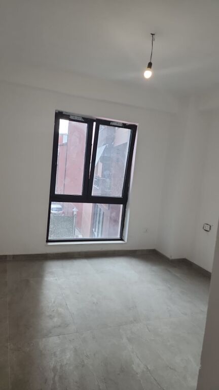 Business premises for rent in Myslym Shyri