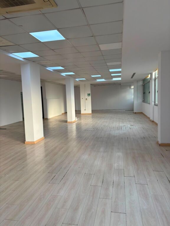 Locale commerciale in affitto, Bllok