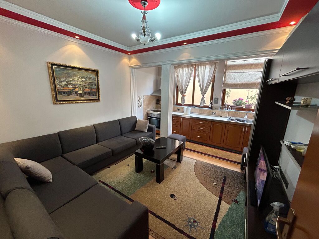 🏡 Appartamento 1+1 in affitto  📍 Di fronte a Delijorgji💰 40.000 Lek/mese