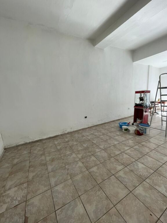 Negozio 1+1 in Affitto a Kryqi i Kuq, Durazzo