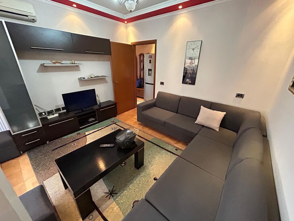 Apartament me qera 1+1 Shkolla Albanet
