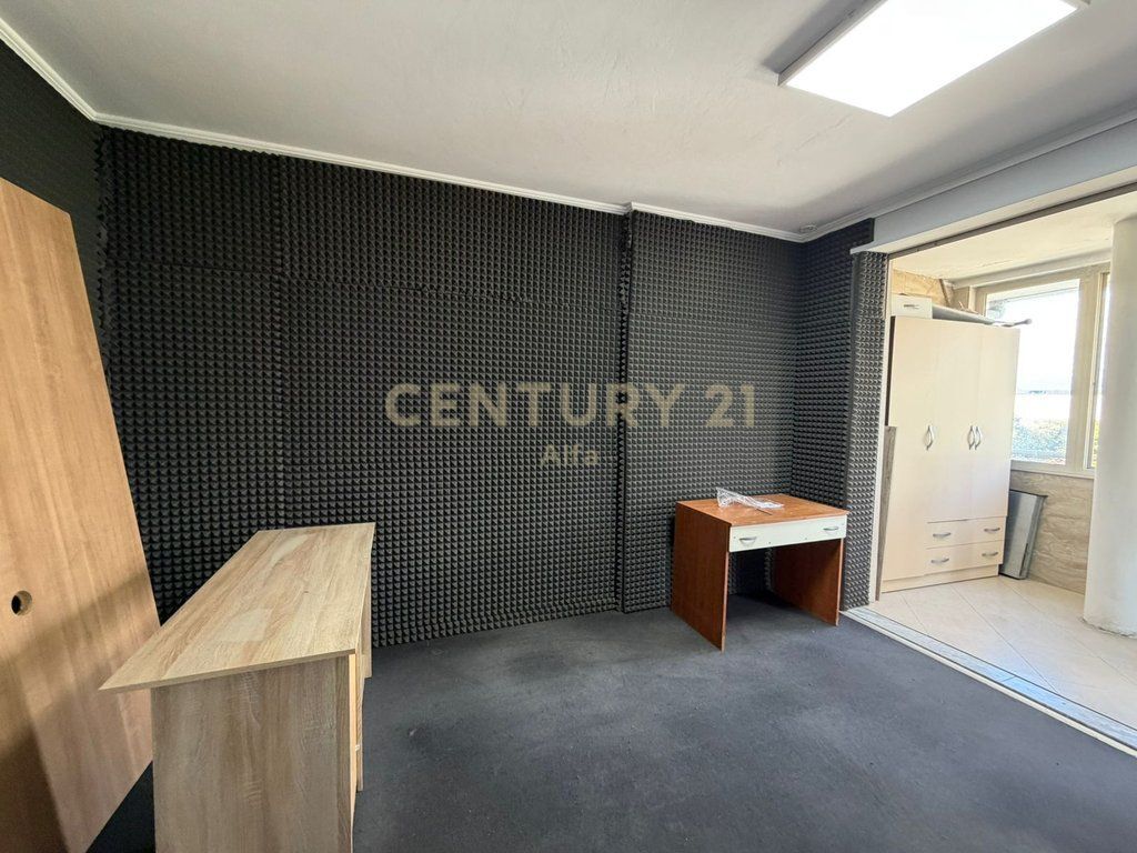Premium Office 210 m² with Veranda and View of the Artificial Lake of Tirana – 5th Floor