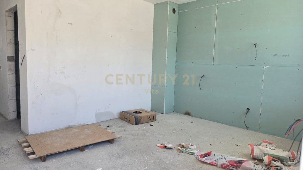 FOR SALE 1+1 WITH YARD IN " PORTO LALZI " HAMALLAJ !    215,000 €