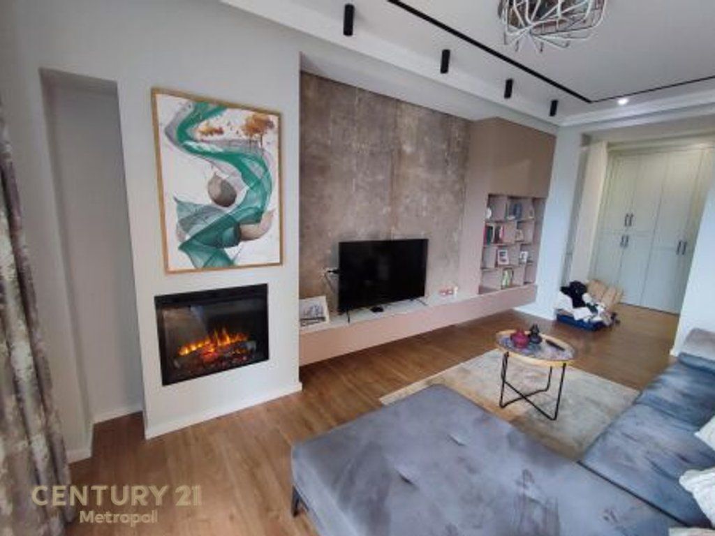 APPARTAMENTO 2+1+PARCHEGGIO+CORTILE, LAGO ASCIUTTO! 1.600 € /Mese