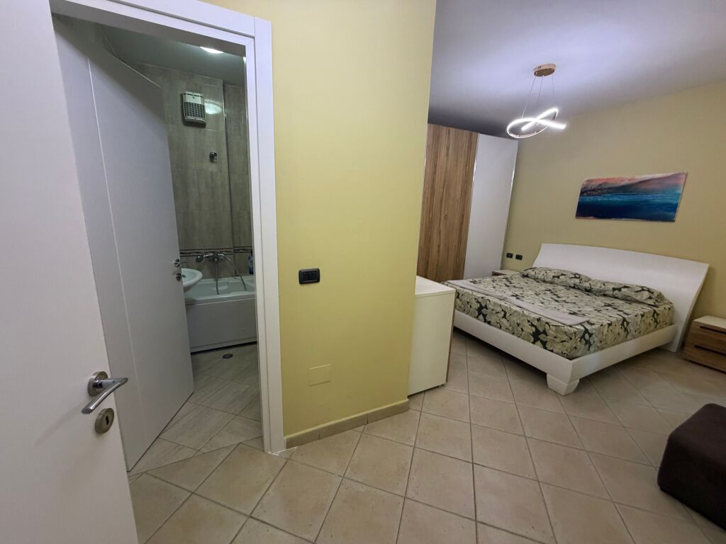 2+1,9 floors center,1000 euro ,parking 100 euro