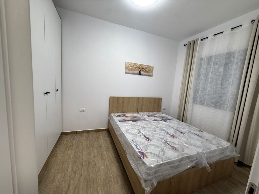 Jepet Me Qera Apartament 1+1