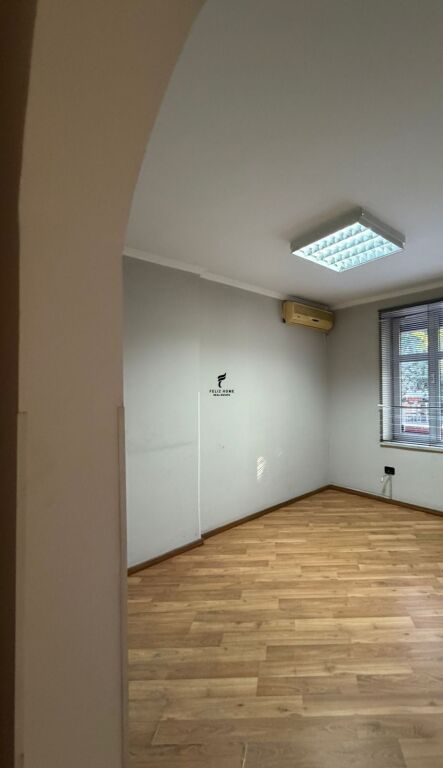 OFFICE FOR RENT 70M2 KAVAJES STREET 80,000 LEKE FH-79248