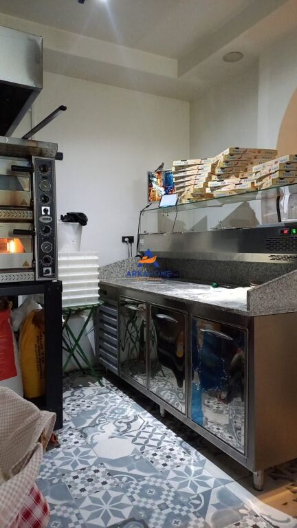 LOCALE COMMERCIALE IN AFFITTO 150M2 "VICINO AL TRIBUNALE CIVILE, VASIL SHANTO" 2500 EURO
