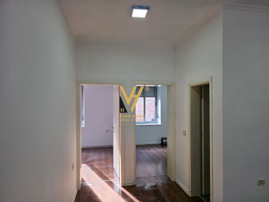 JEPET ZYRE 75 M2 ME QIRA TE STADIUMI DINAMO 55.000 LEKE