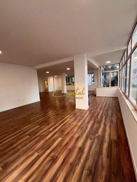AMBIENT BIZNESI ME QIRA 150 M2 LIQENI I THATE 180.000 LEKE