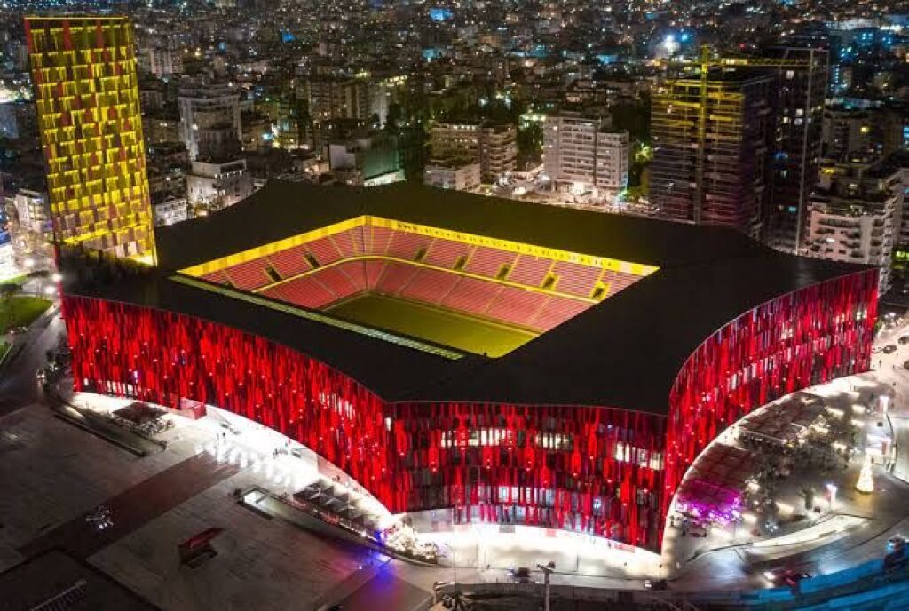 Ambient per zyre per Qira prane Stadiumit Air Albania!