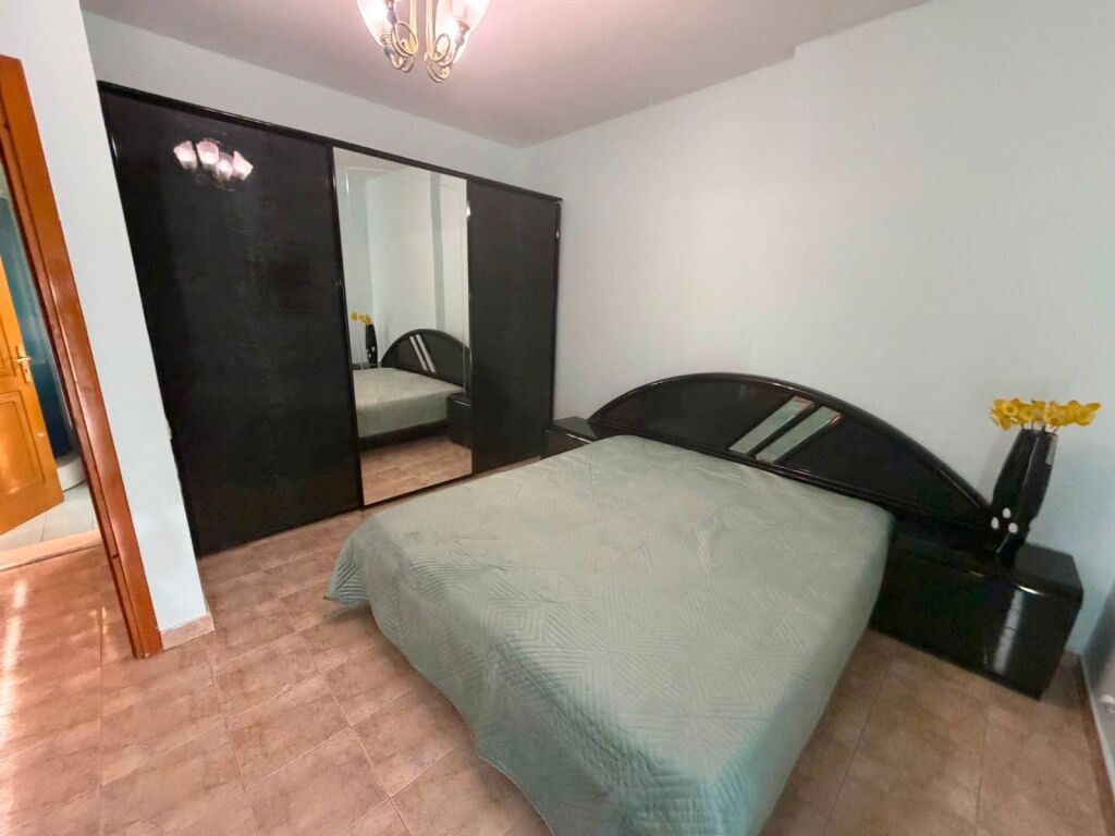 Jepet me qera 1+1 te Komuna e Parisit