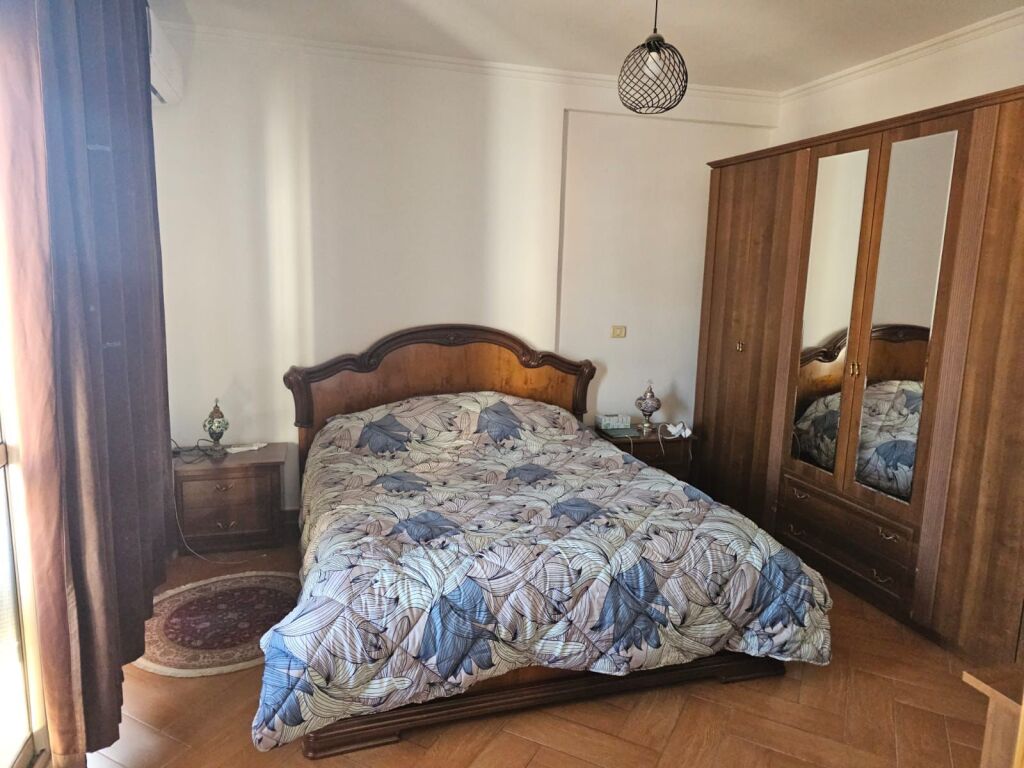 Apartament 2+1,Rruga e Barrikadave!