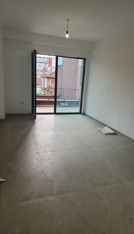 Business premises for rent in Myslym Shyri