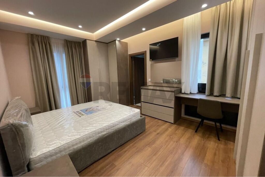 Apartament - Për Qira - Kompleksi Arlis, Tiranë