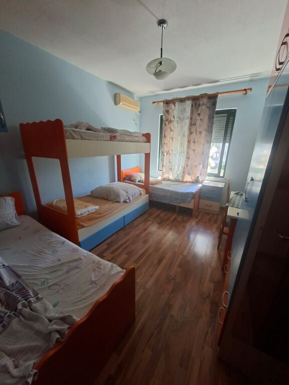 APARTAMENT 2+1 ME QIRA ISH EKSPOZITA 250 EURO