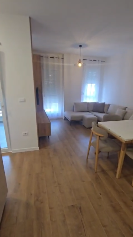 Apartament 1+1 per qera Univers City !