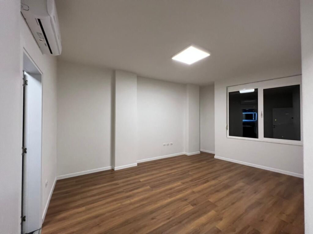 🏢 Jepet Ambient Zyre me Qira – Përballë Toptani Center