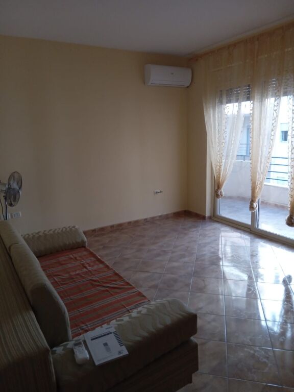 🏡APARTAMENT 2+1 ME QIRA AFATGJATË – RIVIERA, VLORË‼️