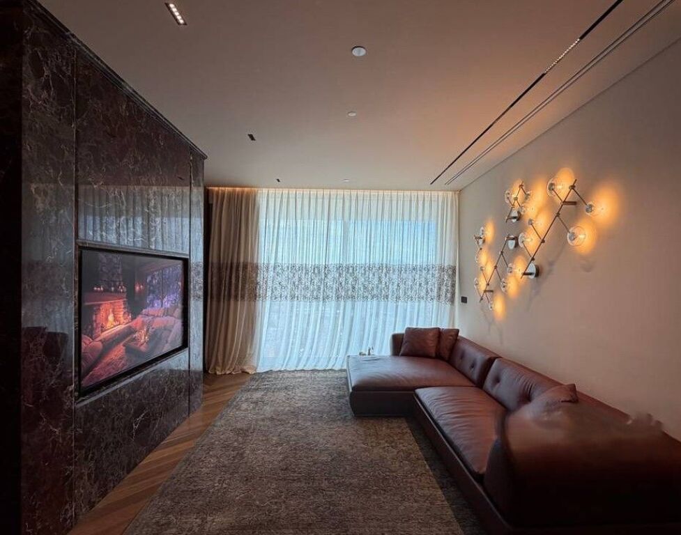 We sell a luxury 2+1 apartment + parking spot at “Down Town Tirana”, on Elbasanit Street with a view of the “Air Albania” Stadium!
