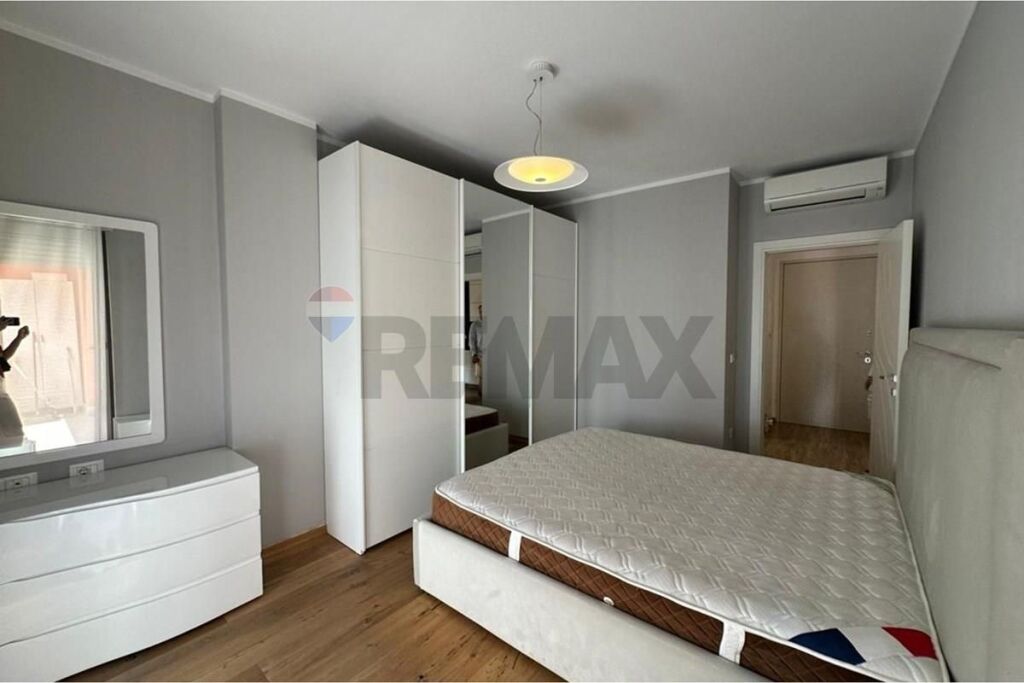 Apartament 1+1 me qera tek Foleja e Gjelber