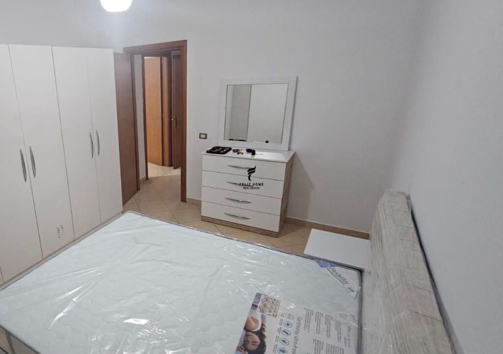 APARTAMENT ME QERA 2+1+2 YZBERISHT 50.000 LEKE FH-79448