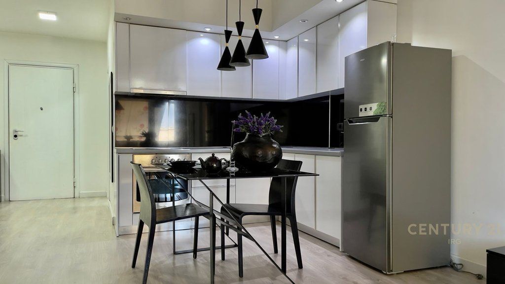 QIRA, APARTAMENT MODERN 1+1, RRUGA KAVAJËS