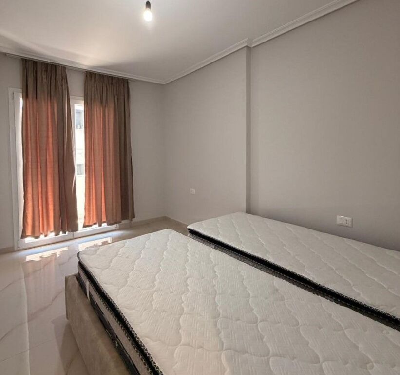 Apartament 2+1 për Qira prane Stacionit te Trenit Durres