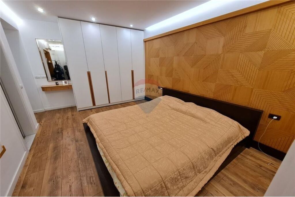 Apartament per qira 1+1 , 21 Dhjetori
