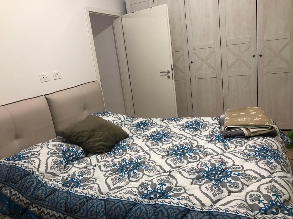Jepet me qira apartament 1+1 në Ali Dem!